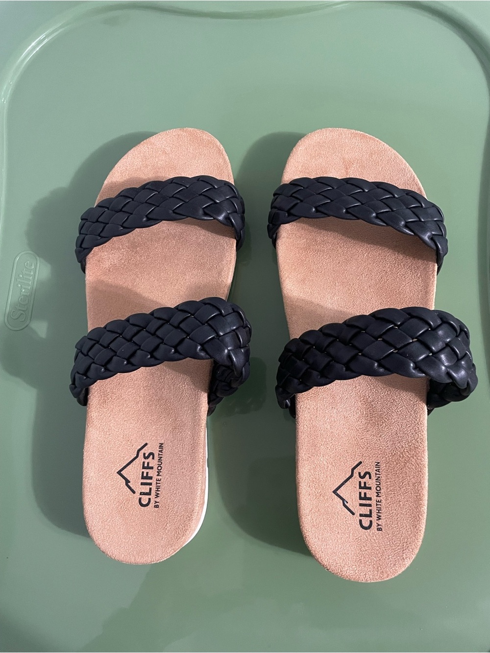 Cliffs By White Mountain Size 10 Medium sandals